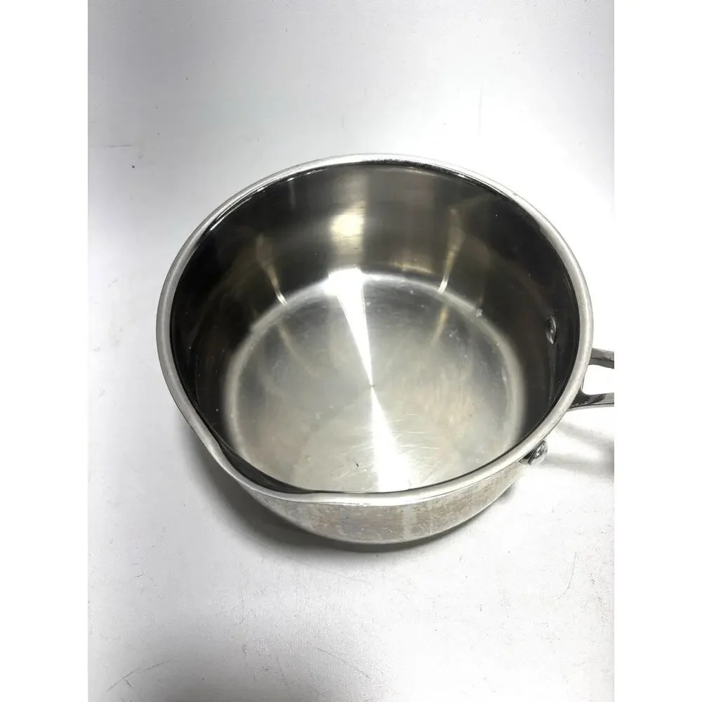 Cuisinart 2 Qt Stainless Steel Pour Saucepan w Lid 419-18P Spout